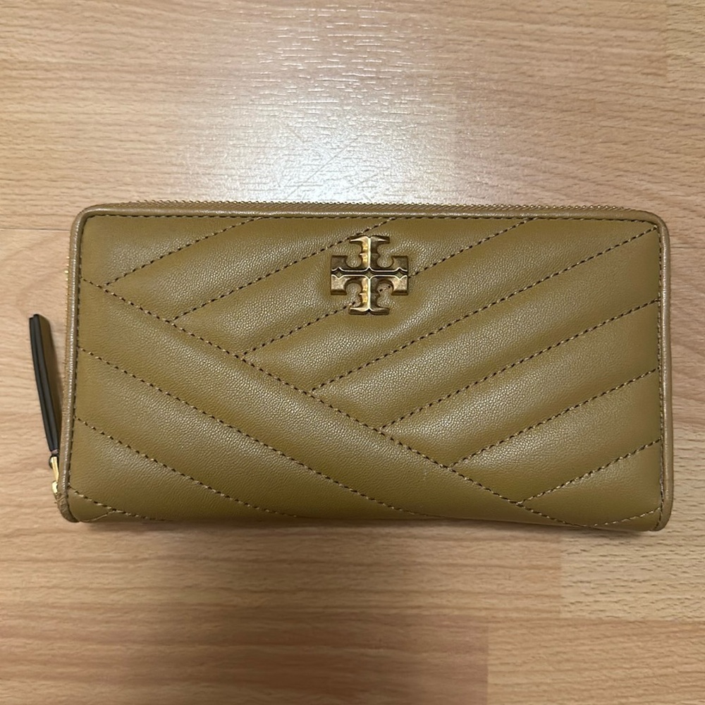 Tory Burch Kira Chevron Zip Continental Wallet